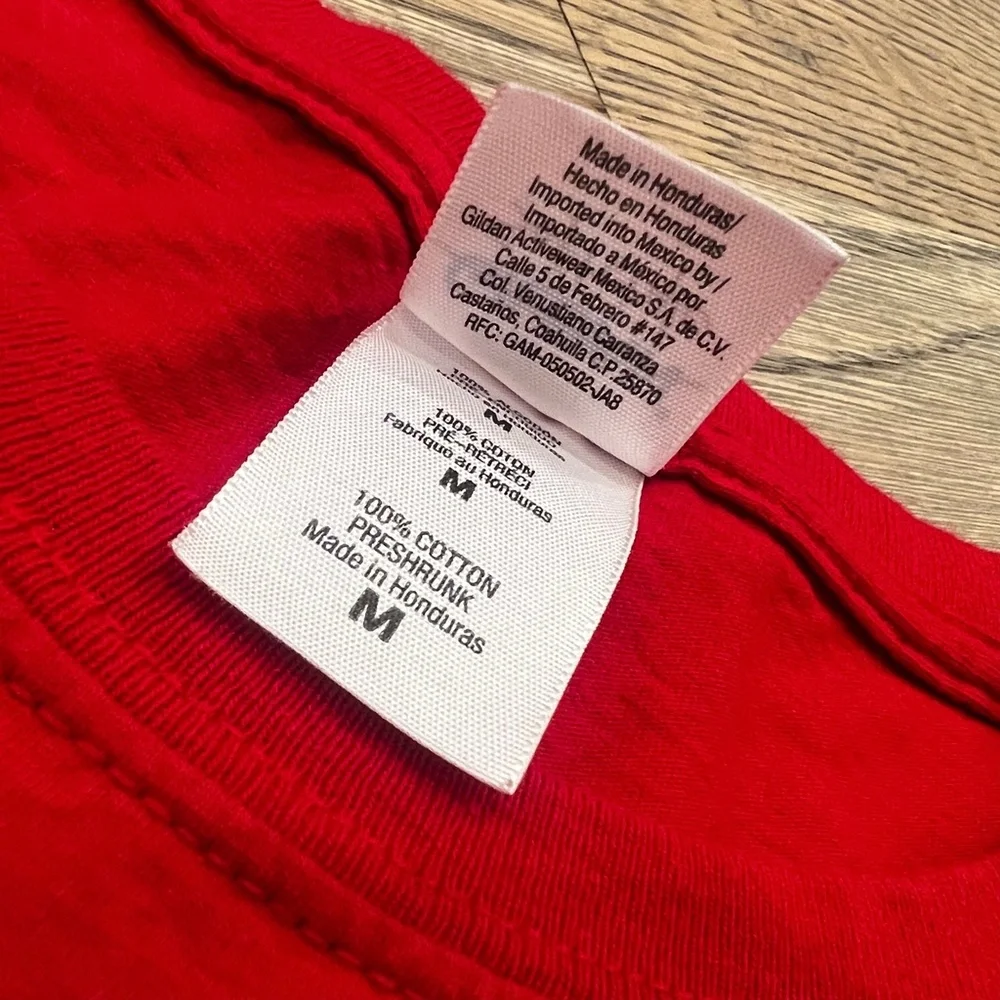 EUC. Taylor Swift™ Red Concert Tee | 1989 Tour T-Shirt | Swifty Merch | Medium - Picture 5 of 11